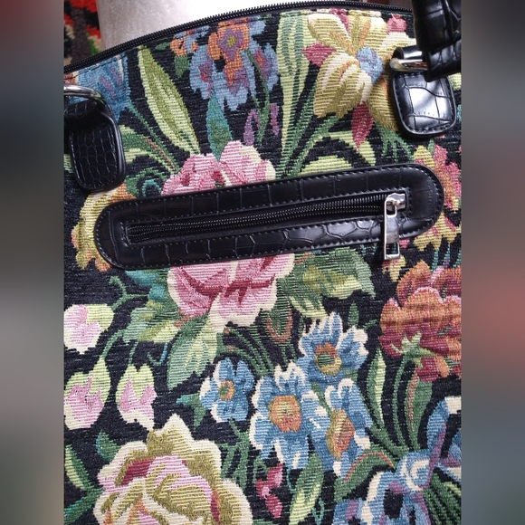 Mellow World beaded floral multi strap cross body purse - Picture 10 of 13